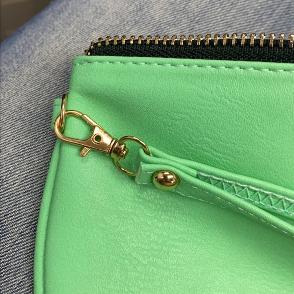 Teal wristlet with S - Picture 6 of 8
